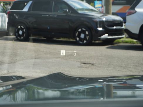 Used 2025 BMW M850i xDrive image 76