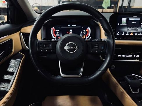 Used 2023 Nissan Rogue Platinum w/ Platinum Premium Package image 25