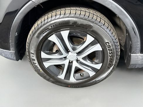 Used 2017 Toyota RAV4 LE image 37