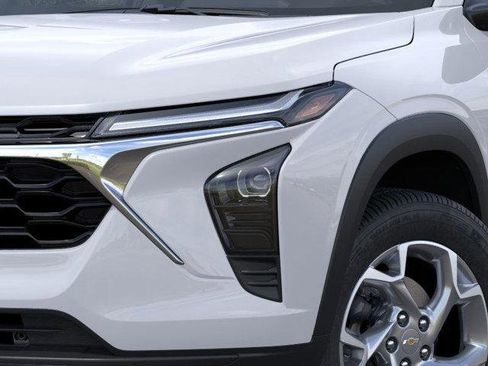 Used 2026 Chevrolet Trax LS w/ LS Convenience Package FWD image 10