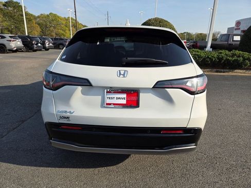 Used 2023 Honda HR-V EX-L image 9