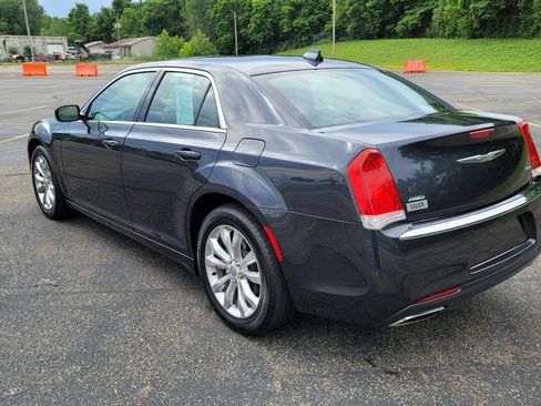 Used 2016 Chrysler 300 Limited w/ Driver Convenience Group AWD/4WD image 9