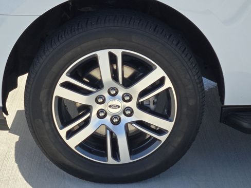 Used 2024 Ford Expedition Limited AWD/4WD image 11