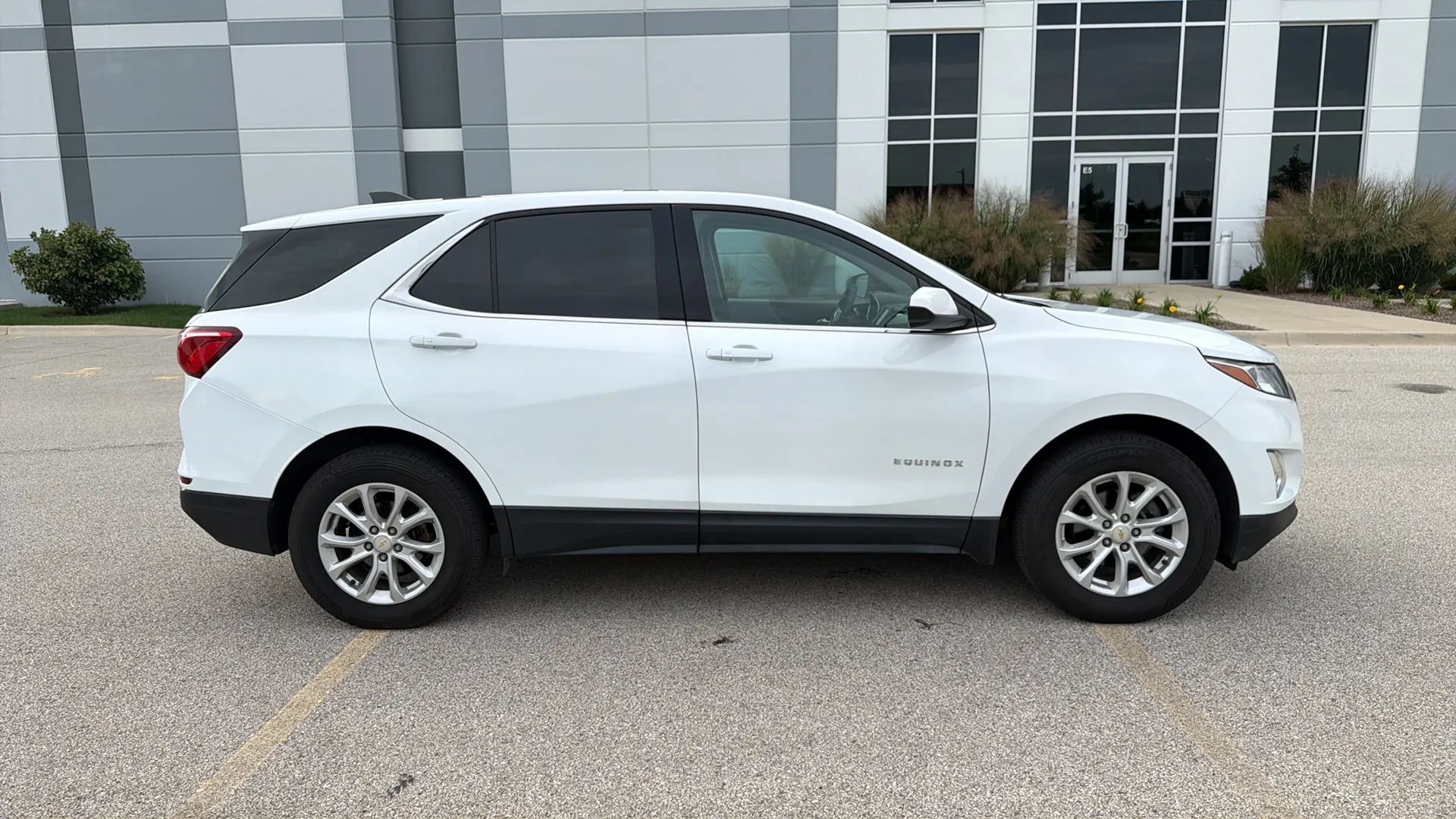 Used 2019 Chevrolet Equinox LT AWD/4WD image 4