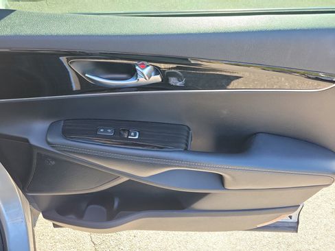 Used 2020 Kia Sorento AWD V6 image 10