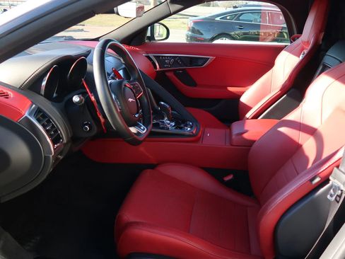 Used 2020 Jaguar F-TYPE R image 16