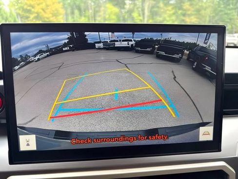 Used 2025 Toyota Tacoma TRD Off-Road w/ TRD Off Road Upgrade Package AWD/4WD image 25