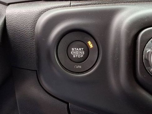 Used 2021 Jeep Gladiator Sport image 26