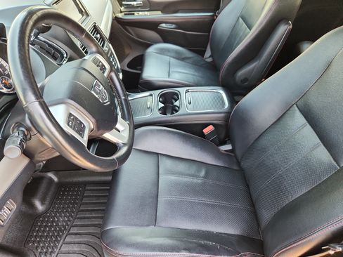 Used 2019 Dodge Grand Caravan GT FWD image 9