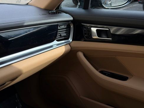 Used 2018 Porsche Panamera 4 w/ Premium Package Plus image 37