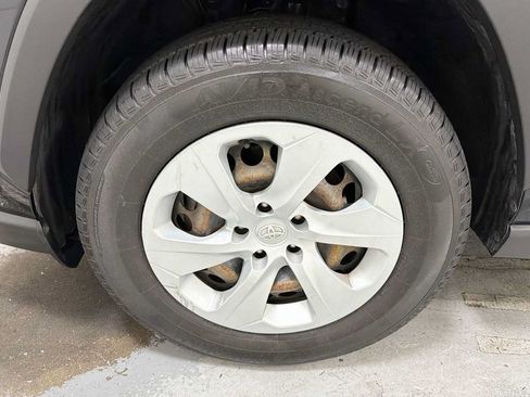 Certified 2019 Toyota RAV4 LE FWD image 10