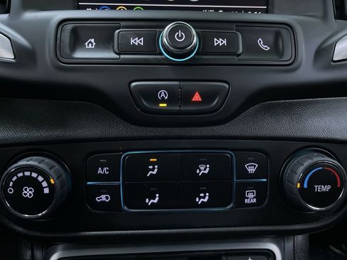 Used 2024 GMC Terrain SLE image 24