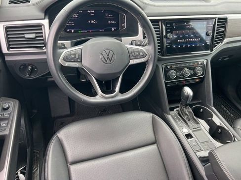 Used 2023 Volkswagen Atlas SE image 32