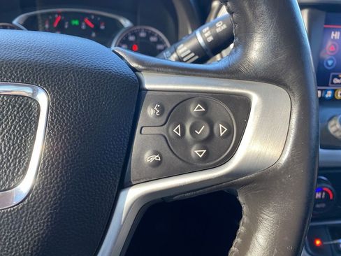 Used 2020 GMC Acadia SLE image 21