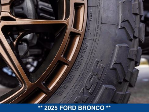 New 2025 Ford Bronco Badlands AWD/4WD image 31