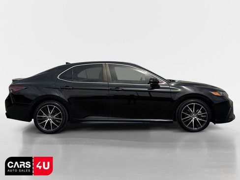 Used 2023 Toyota Camry SE FWD image 8