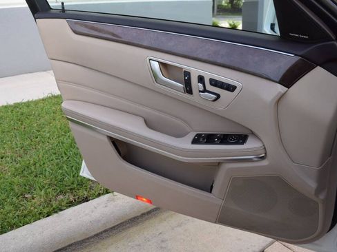 Used 2014 Mercedes-Benz E 350 4MATIC Sedan image 71