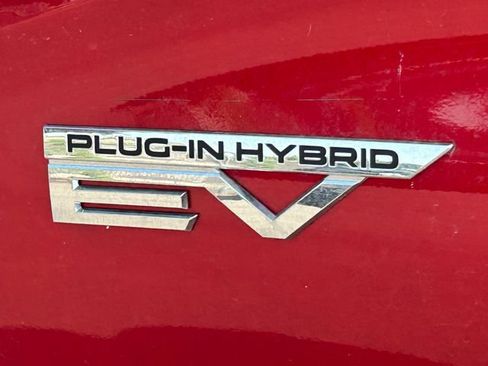 Used 2025 Mitsubishi Outlander 4WD Plug-In Hybrid image 13
