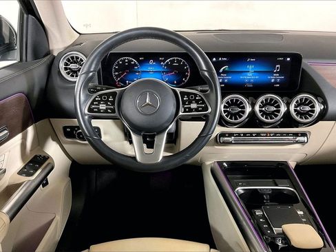 Used 2023 Mercedes-Benz GLA 250 w/ Premium Package image 4