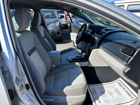 Used 2014 Toyota Camry LE image 8