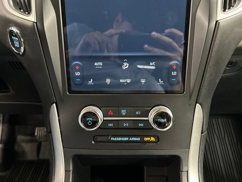 Certified 2024 Ford Edge SEL w/ Convenience Package AWD/4WD image 23