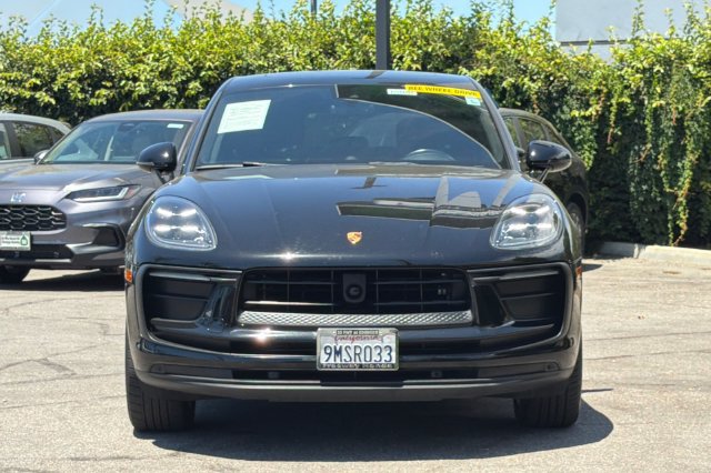 Used 2024 Porsche Macan AWD/4WD image 9