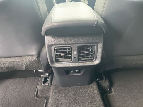 Used 2021 Toyota Venza Limited image 51