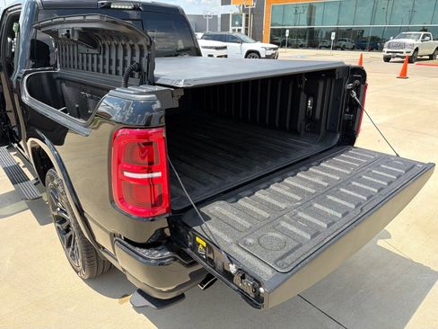 Used 2025 RAM 1500 Limited AWD/4WD image 18