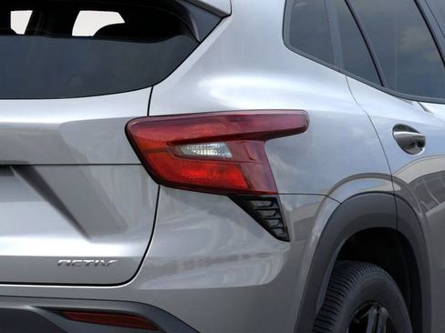 New 2026 Chevrolet Trax ACTIV FWD image 11