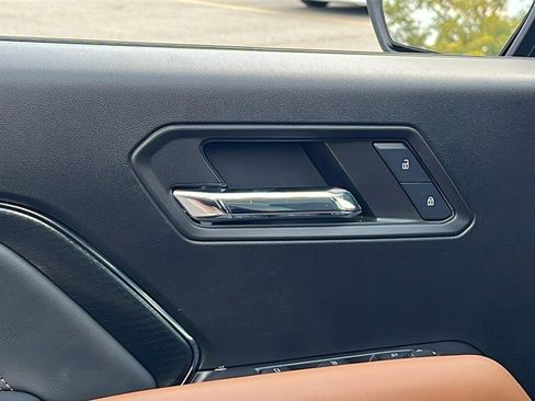 Used 2024 GMC Canyon AT4 image 11