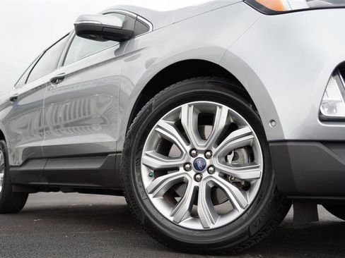 Used 2020 Ford Edge Titanium w/ Equipment Group 301A image 16