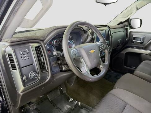 Used 2018 Chevrolet Silverado 1500 LT w/ All Star Edition RWD image 9