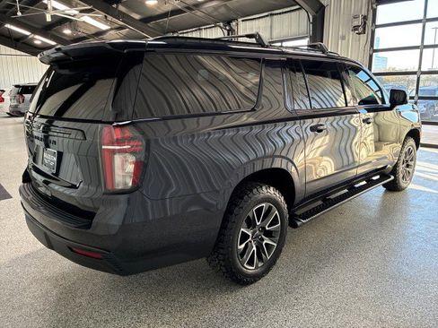 Used 2024 Chevrolet Suburban Z71 w/ Luxury Package image 3