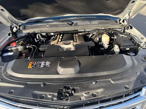 Used 2019 Cadillac Escalade ESV Platinum image 25