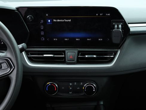 Used 2024 Chevrolet TrailBlazer LS w/ LS Convenience Package image 8