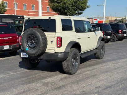 New 2025 Ford Bronco Outer Banks w/ Sasquatch Package