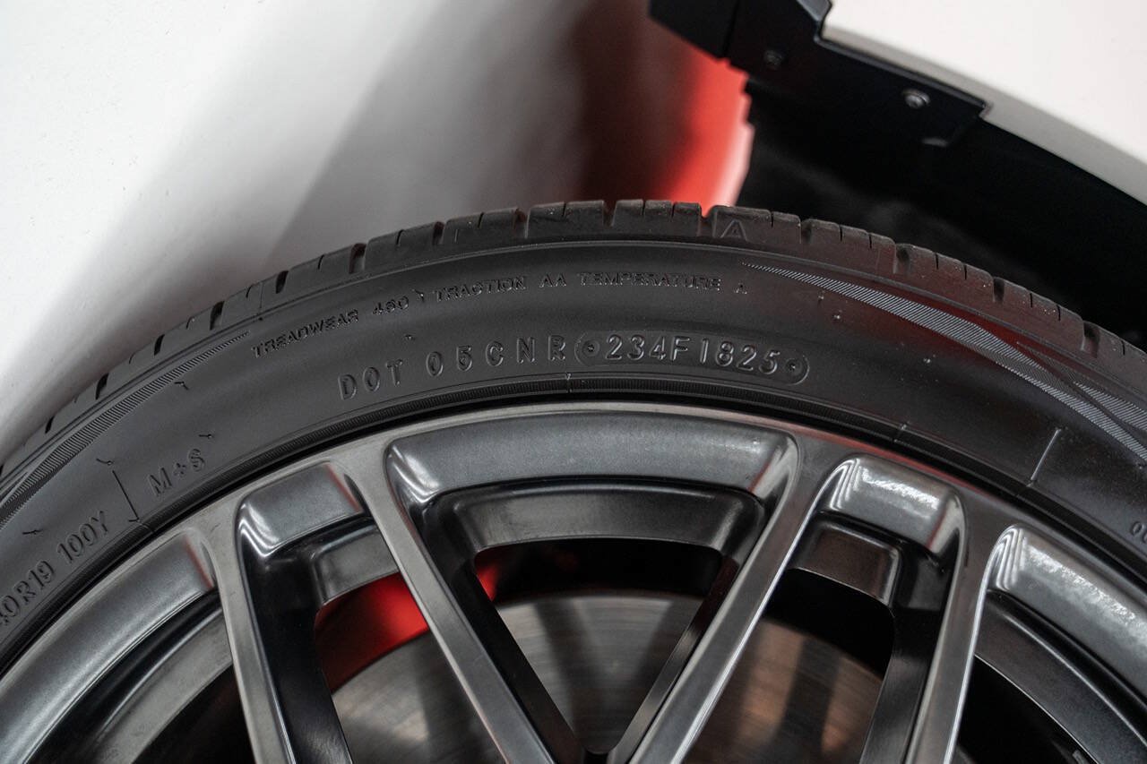 Used 2013 Ford Mustang Shelby GT500 RWD image 32