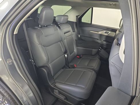 Used 2026 Ford Explorer Active w/ Active Comfort Package AWD/4WD image 28