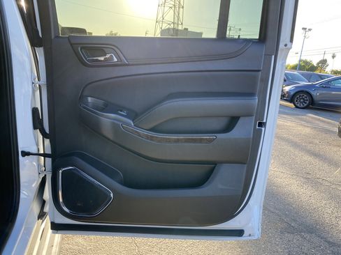 Used 2019 Chevrolet Suburban LT image 24