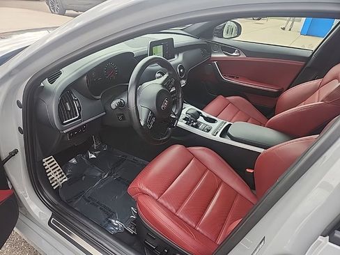 Used 2019 Kia Stinger GT2 AWD/4WD image 9