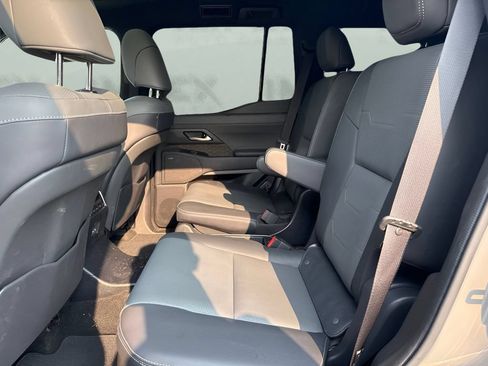 Used 2024 Lexus GX 550 w/ Accessory Package (2T) AWD/4WD image 9