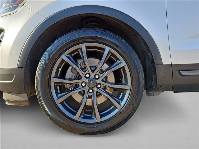 Used 2018 Ford Explorer XLT w/ Equipment Group 202A FWD image 25