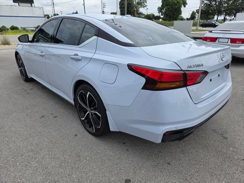 Used 2024 Nissan Altima 2.5 SR FWD image 11