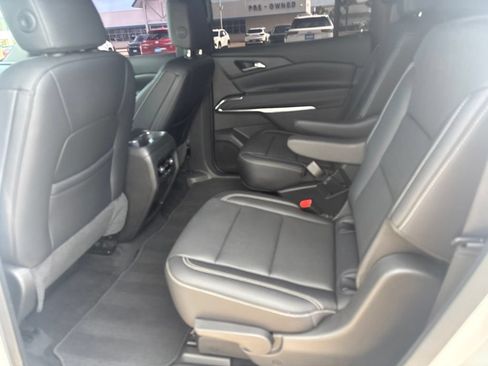 Used 2025 Chevrolet Traverse LT FWD image 20