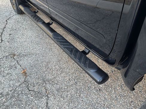 Used 2021 Nissan Frontier SV w/ Midnight Edition Floor Mats image 12