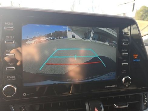 Used 2021 Toyota C-HR LE image 19