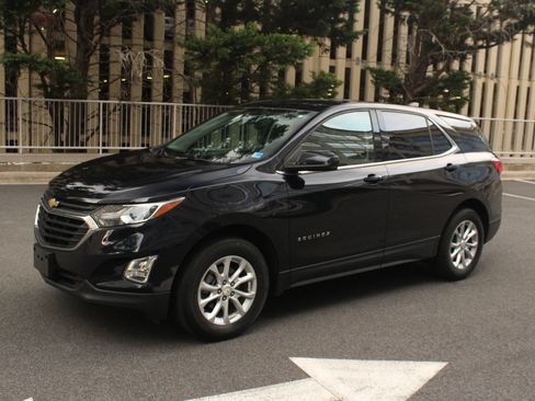 Used 2020 Chevrolet Equinox LT w/ LPO, Floor Liner Package AWD/4WD image 12