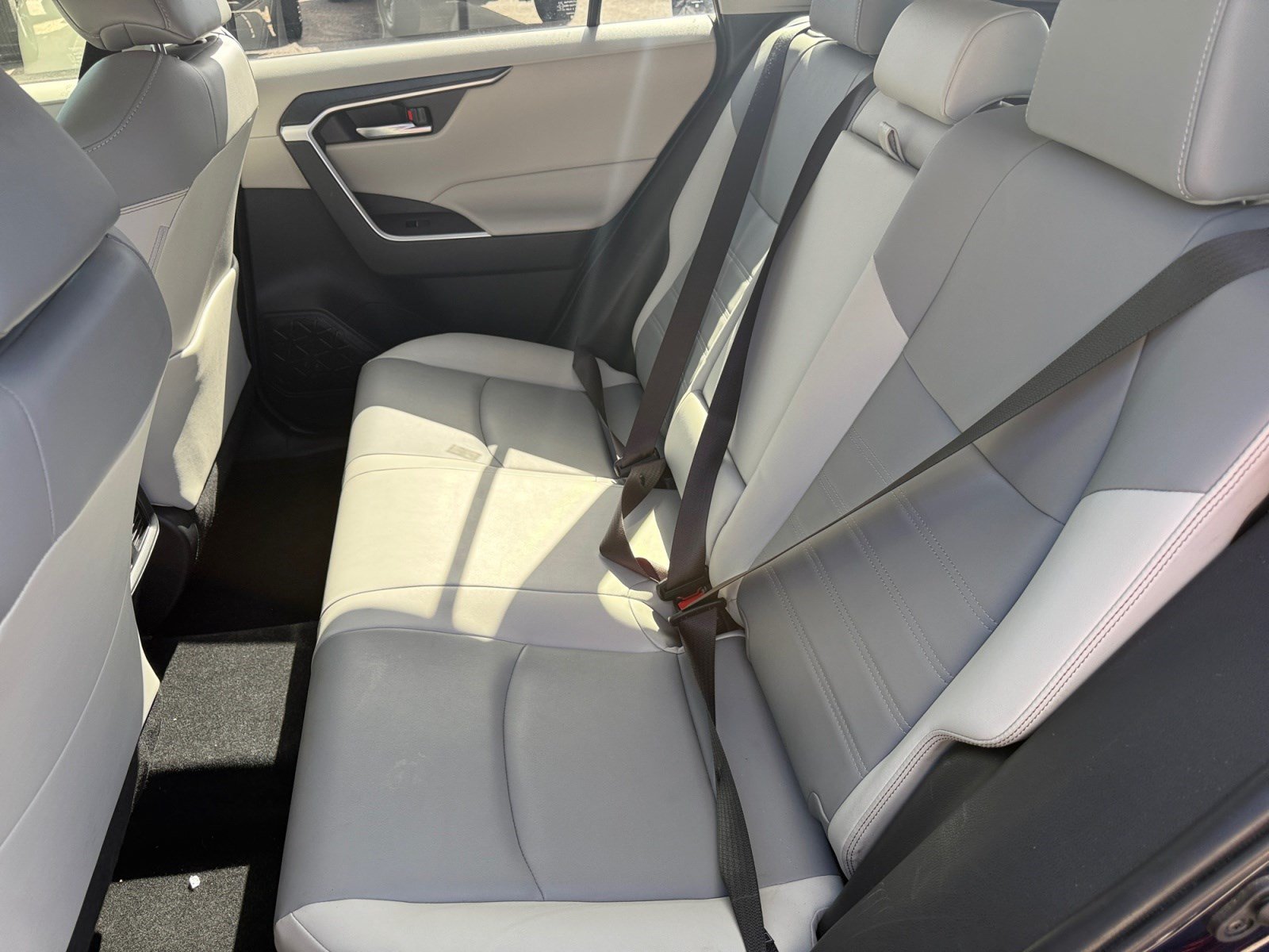 Used 2019 Toyota RAV4 XLE Premium w/ Cold Weather Package AWD/4WD image 17