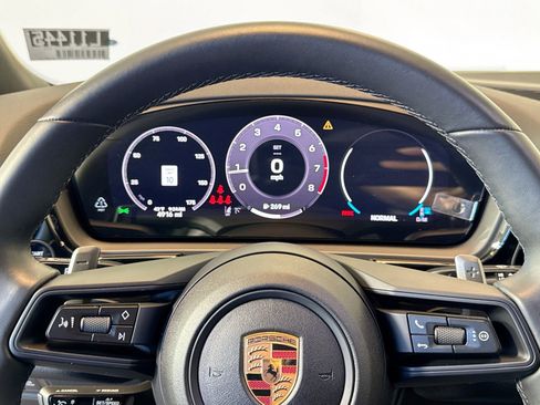 Used 2025 Porsche Cayenne image 14