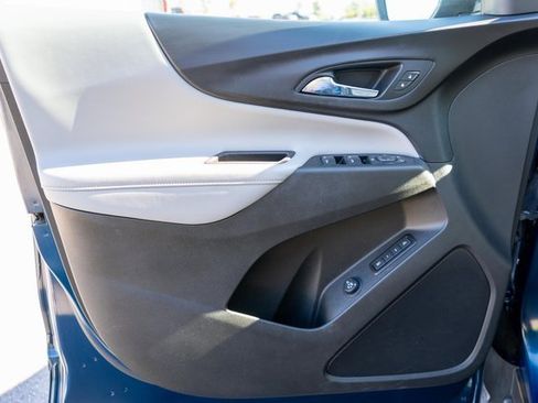 Used 2021 Chevrolet Equinox Premier image 16